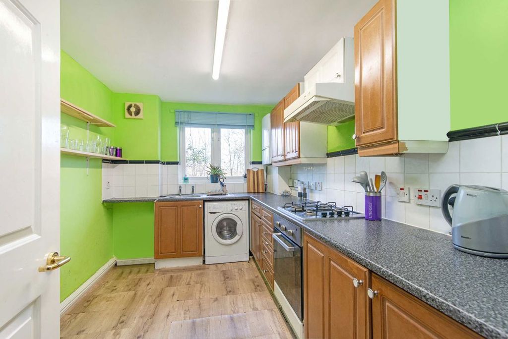 Property photo 2 of 6