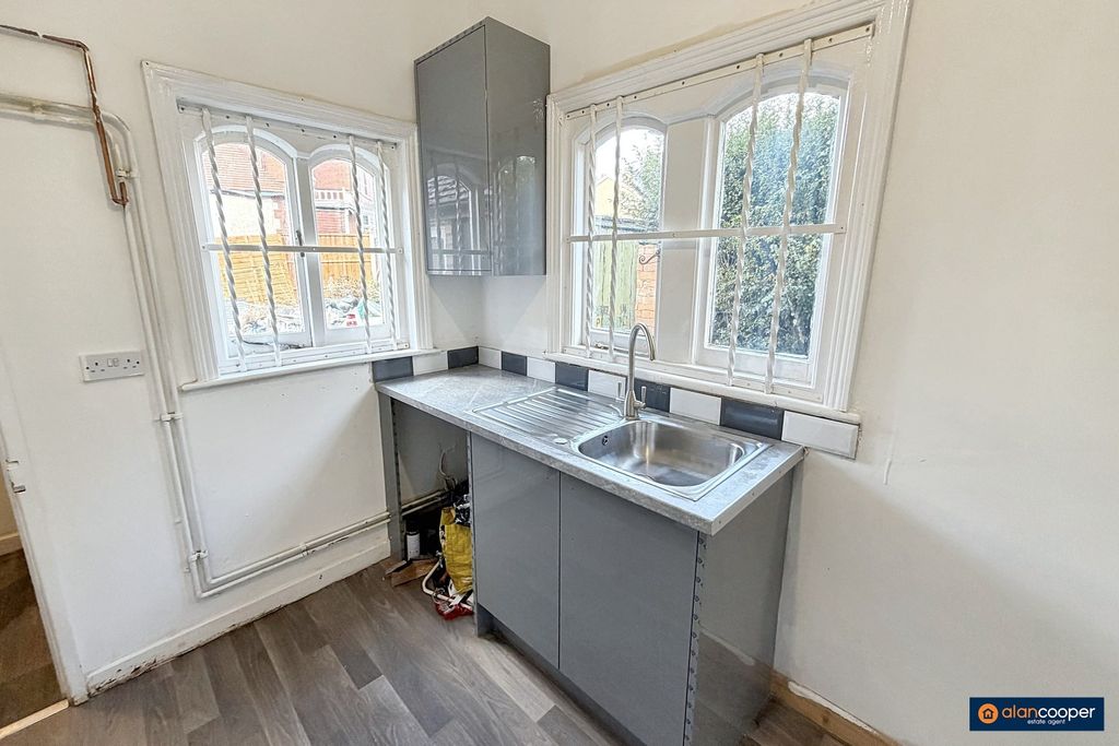 Property photo 3 of 15 4621195