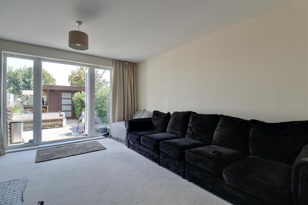 Property photo 3 of 15 1B89Fade-600D-40DC-A7B4-0E2Dba152Fab_1_201_A.Jpeg