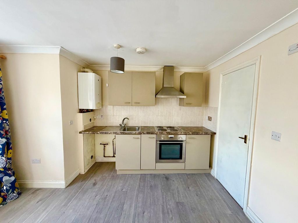 Property photo 2 of 8