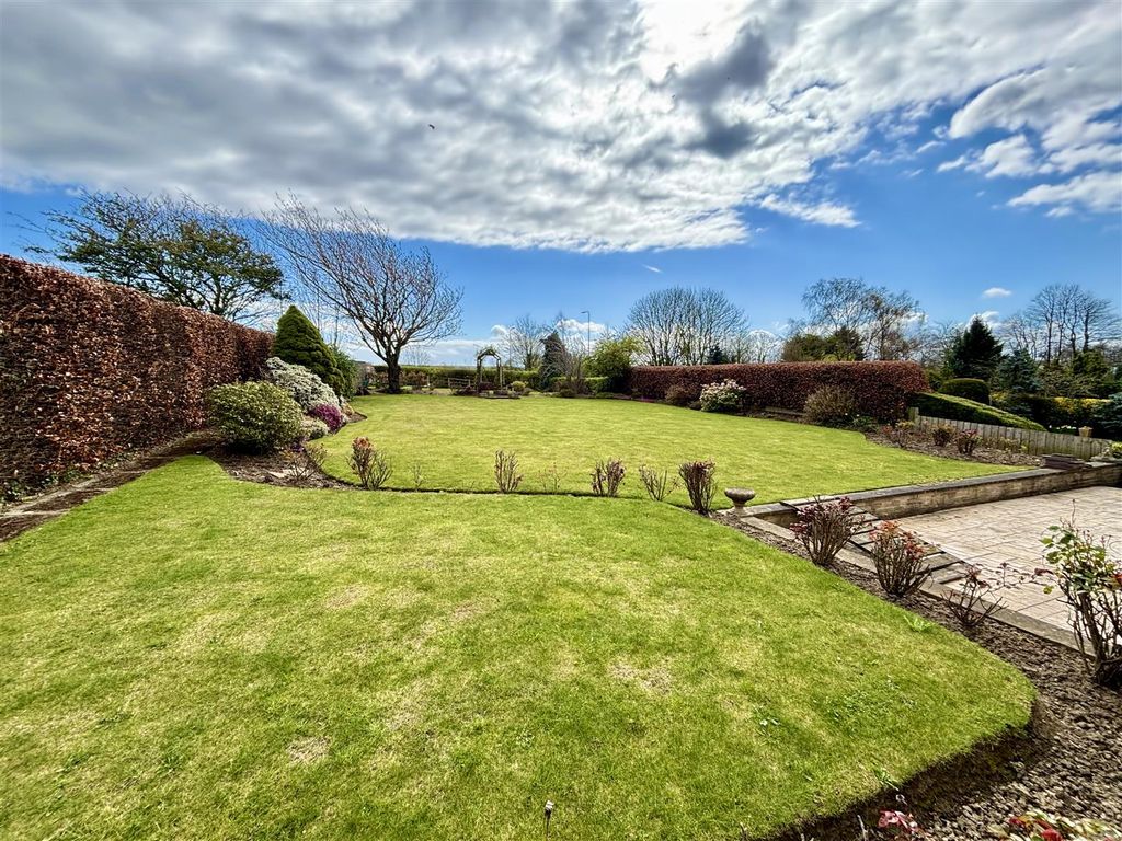 Property photo 2 of 20 External