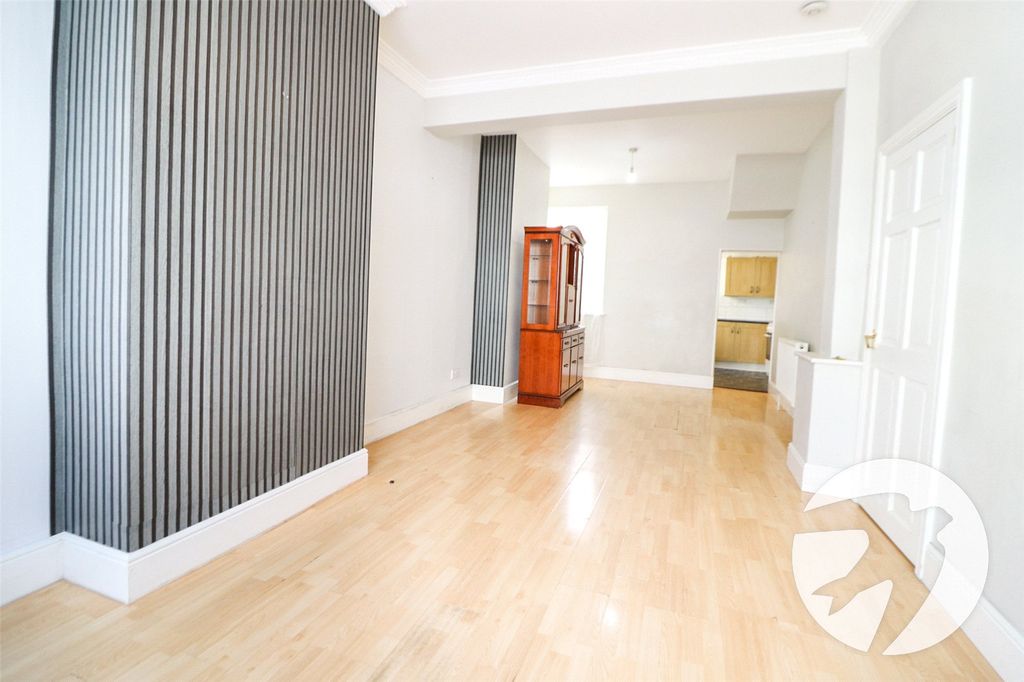 Property photo 3 of 14 Picture No. 24