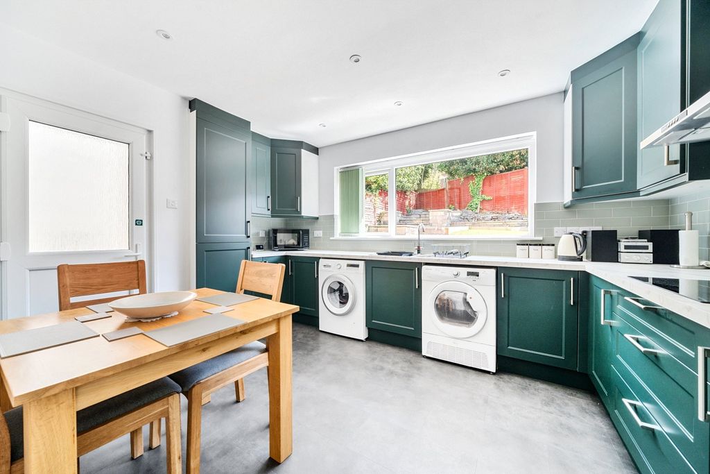 Property photo 3 of 13 3 - Picture No. 09