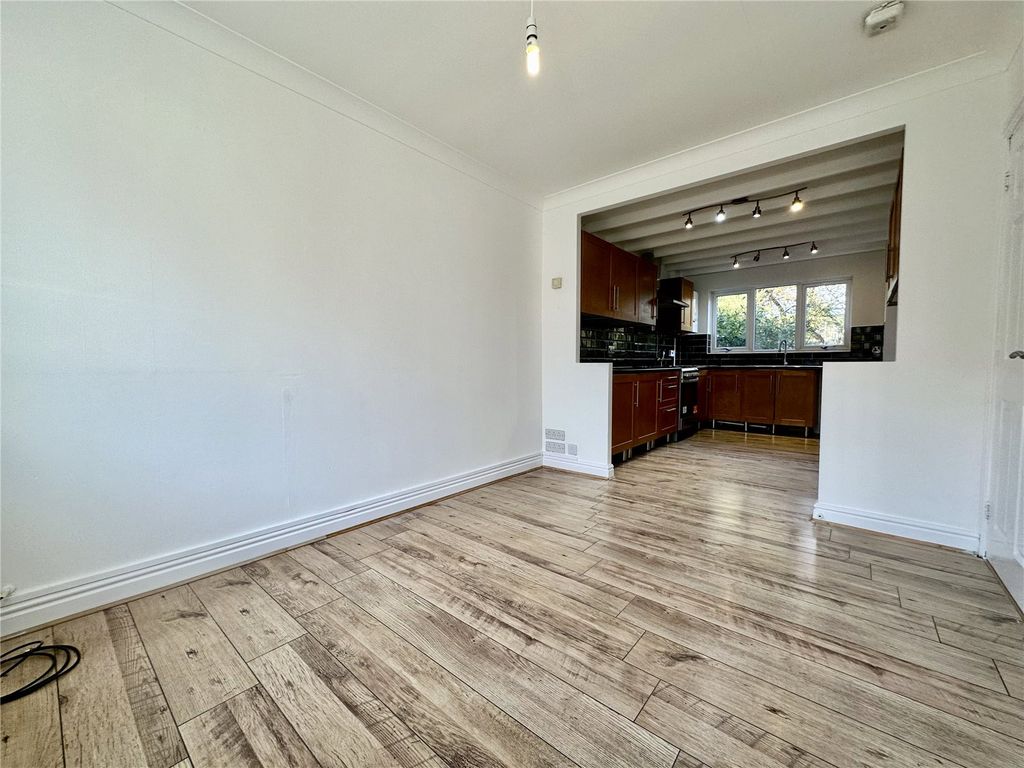 Property photo 3 of 14 Picture No. 21