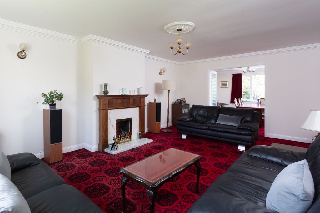 Property photo 2 of 17 Sitting Room