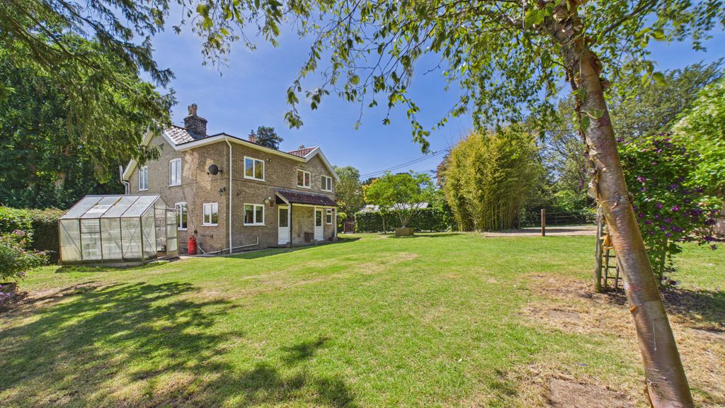 Property photo 3 of 12