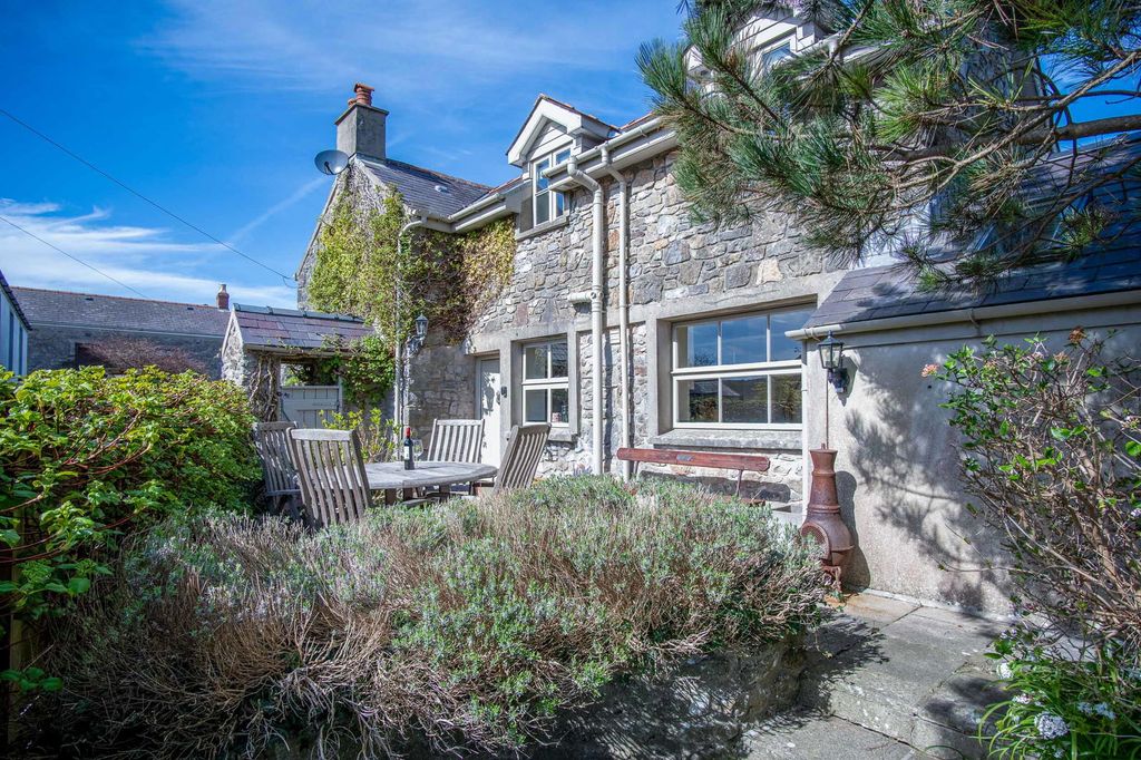 Property photo 1 of 45