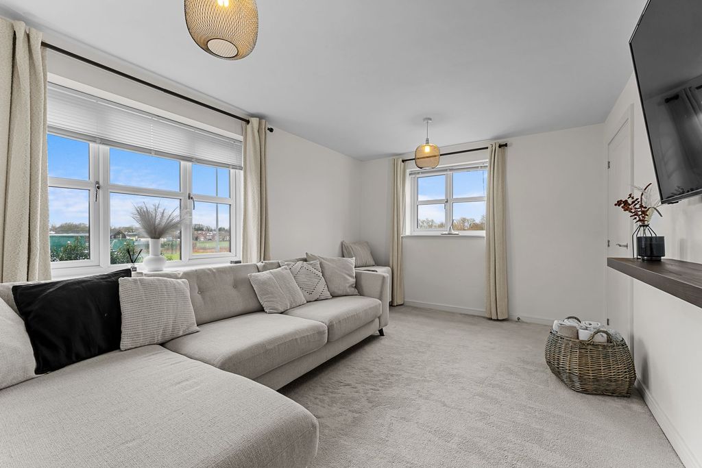 Property photo 2 of 26