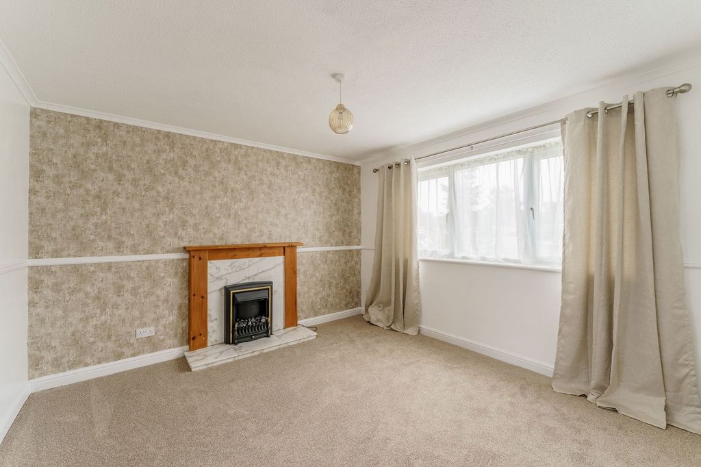 Property photo 2 of 23