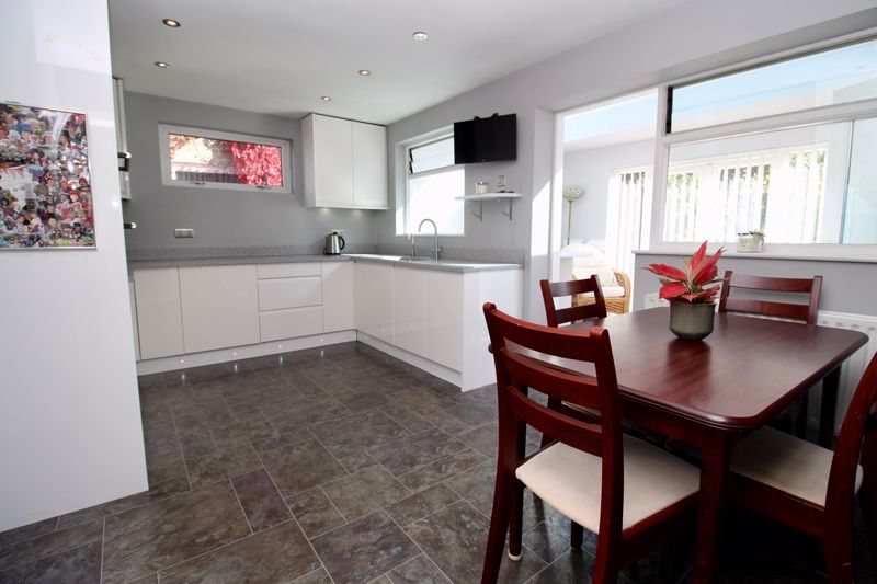 Property photo 3 of 17 Kitchen/Diner
