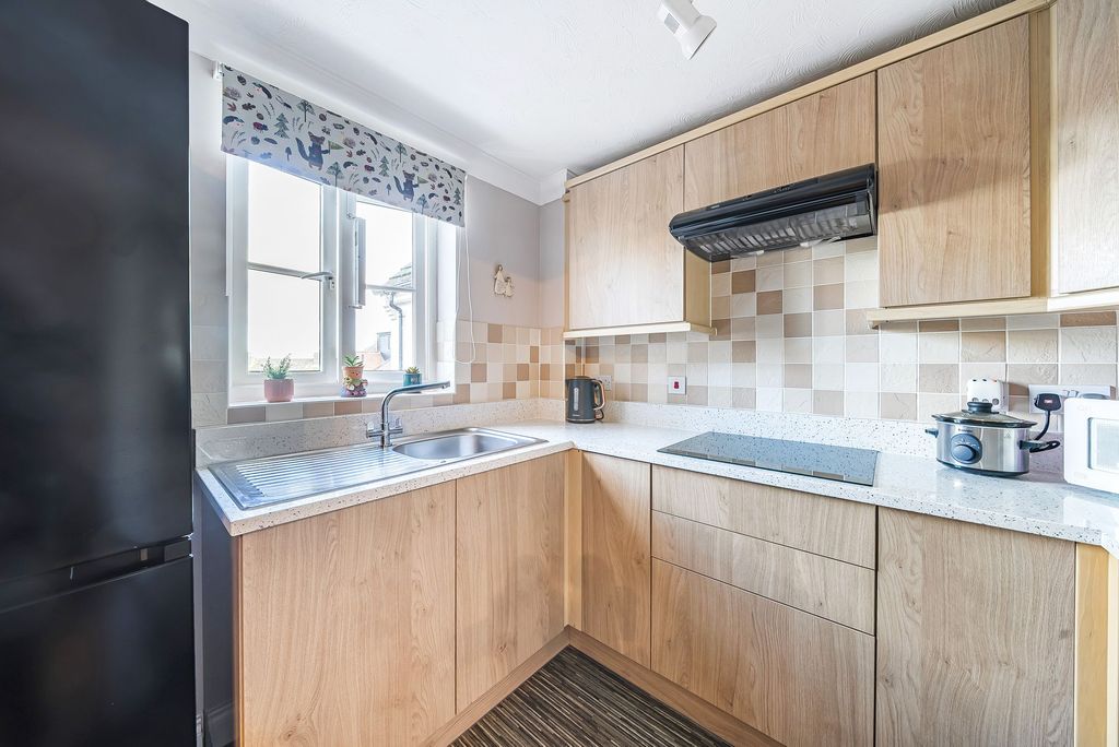 Property photo 3 of 15 Kitchen