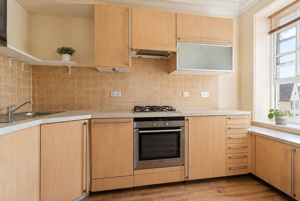 Property photo 3 of 8 Kitchen