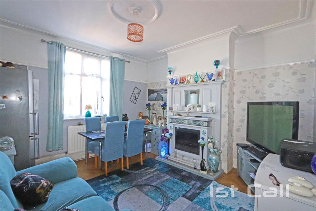 Property photo 3 of 13 Dining Room
