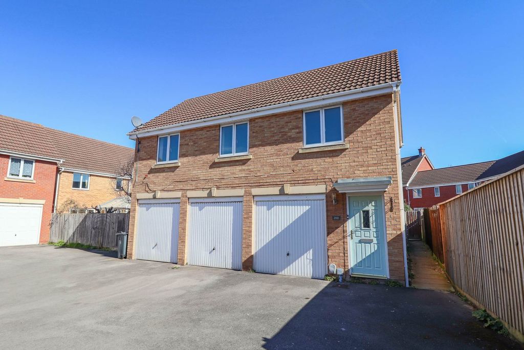 Property photo 1 of 11