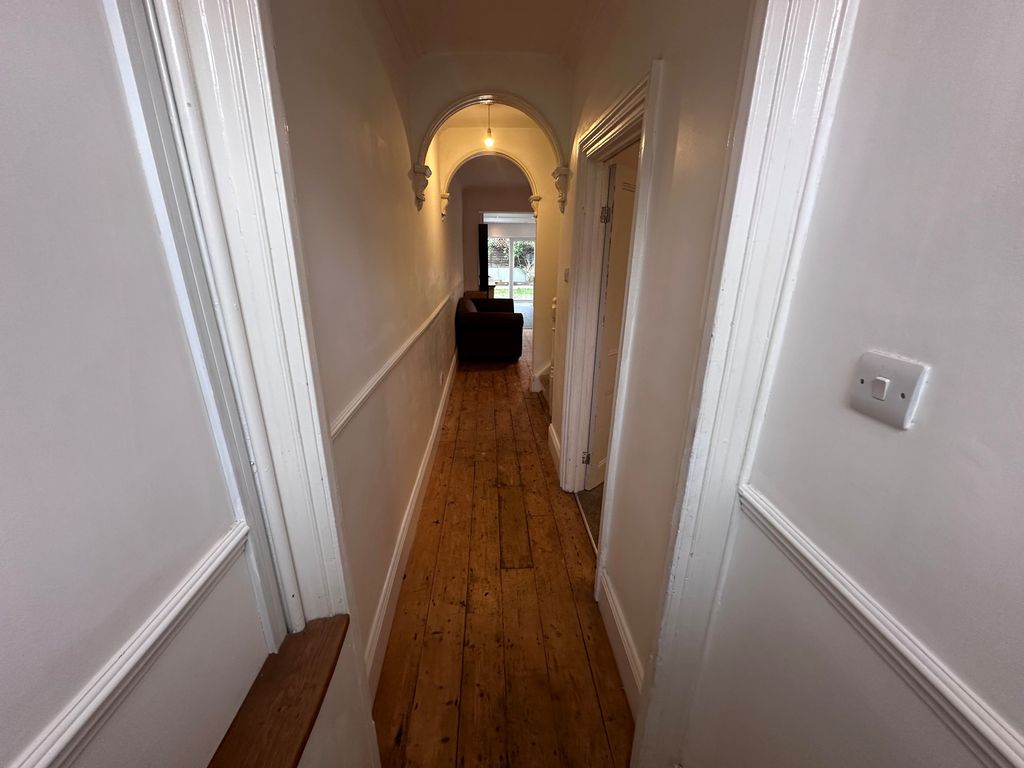 Property photo 3 of 35 Hall