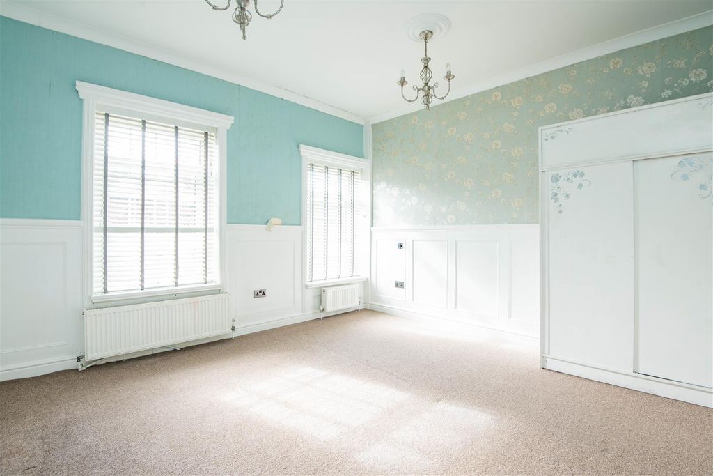 Property photo 3 of 13 Master Bedroom