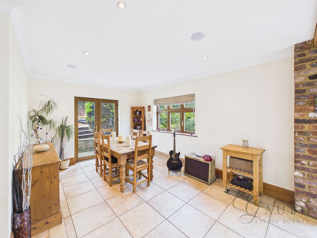 Property photo 3 of 54
