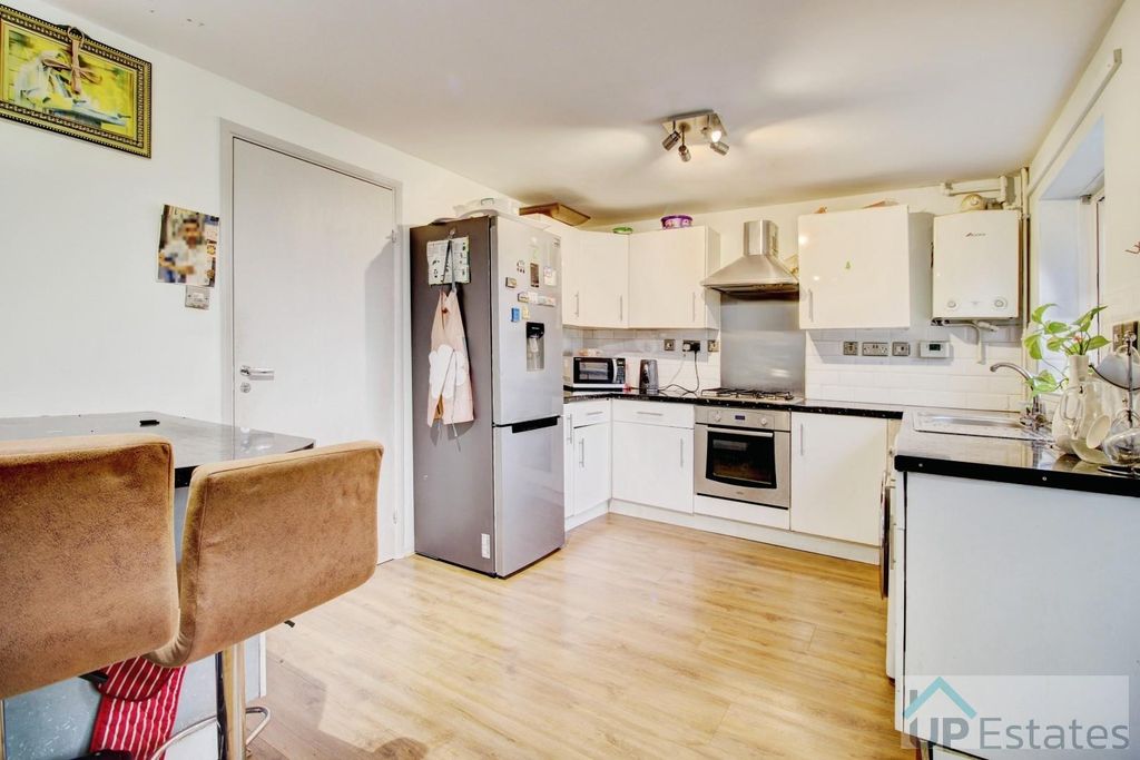 Property photo 3 of 16