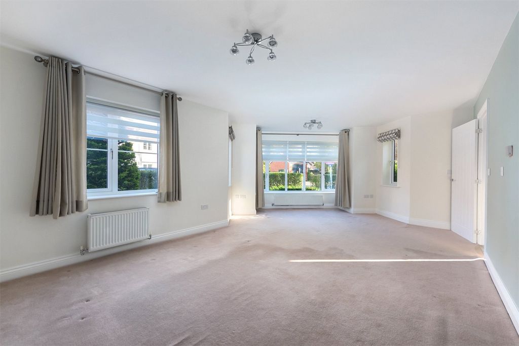 Property photo 3 of 15 Picture No. 17