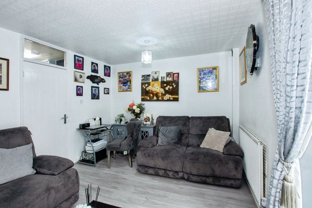 Property photo 3 of 21 Picture No. 08