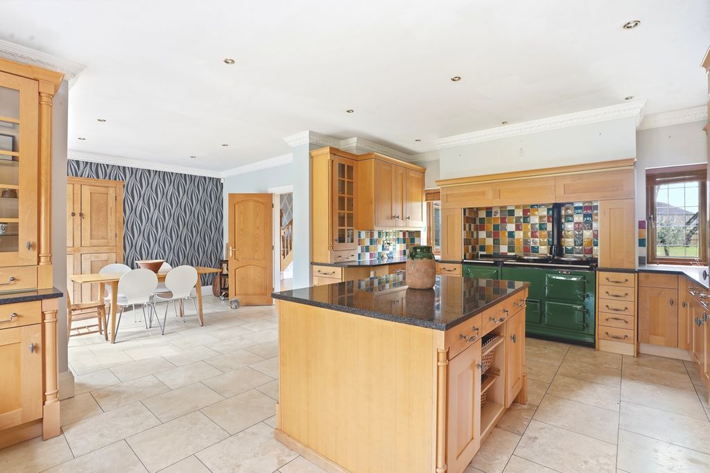 Additional image 7 of 6 bed detached house for saleBirchwood Dell, Bessacar, Doncaster DN4