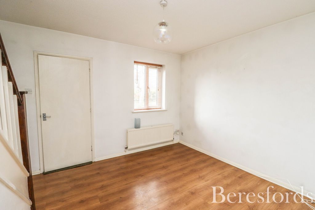 Property photo 3 of 8 Picture 3