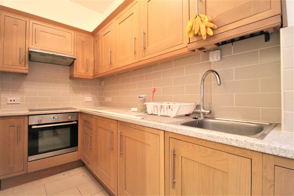 Property photo 2 of 4 The Avenue Kithen