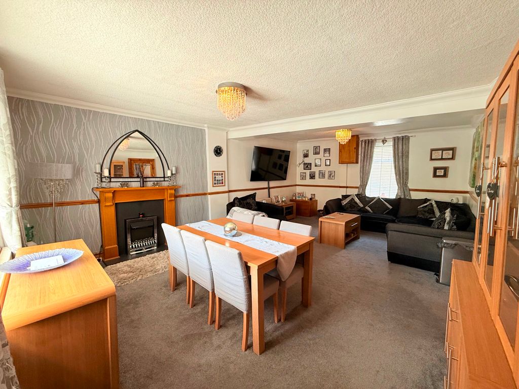 Property photo 3 of 30