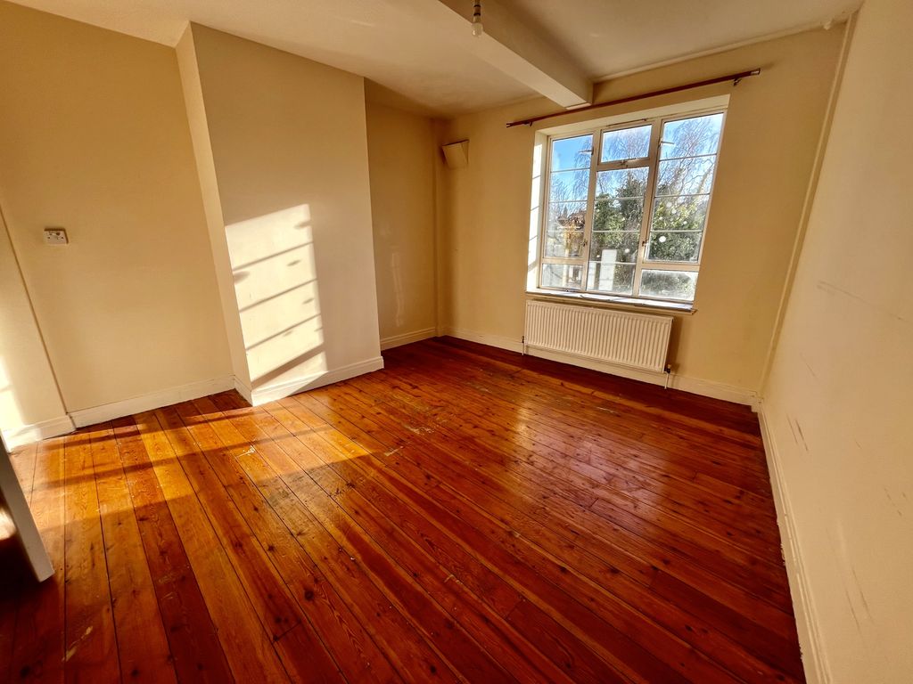 Property photo 3 of 9 Bedroom 1