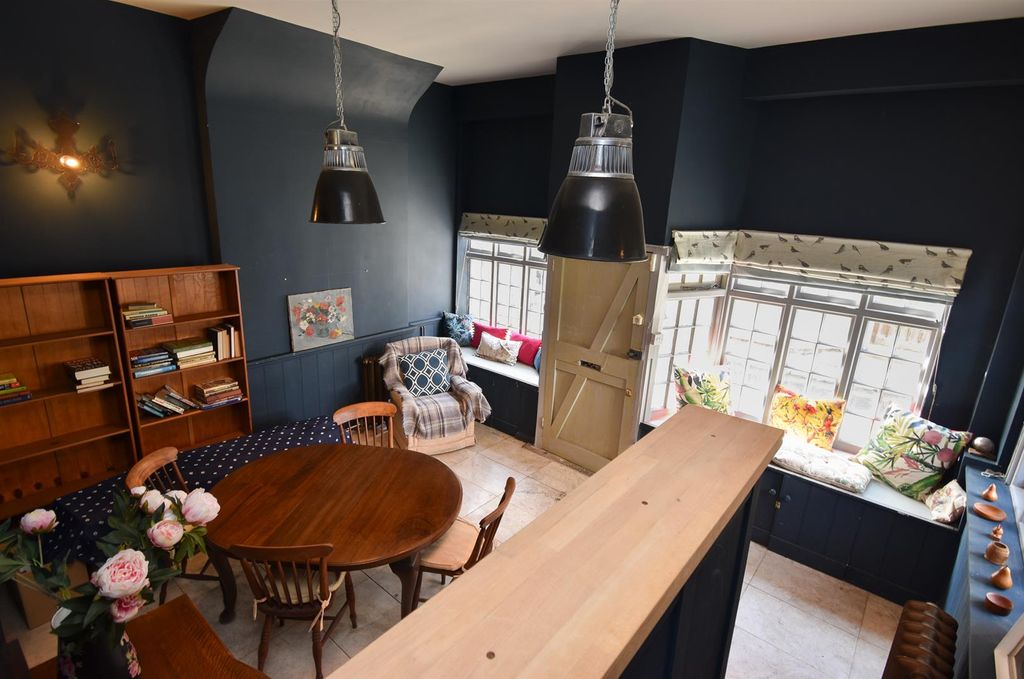 Property photo 3 of 26 Living Room