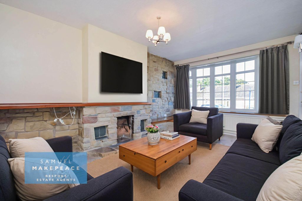 Property photo 3 of 19 Gallery