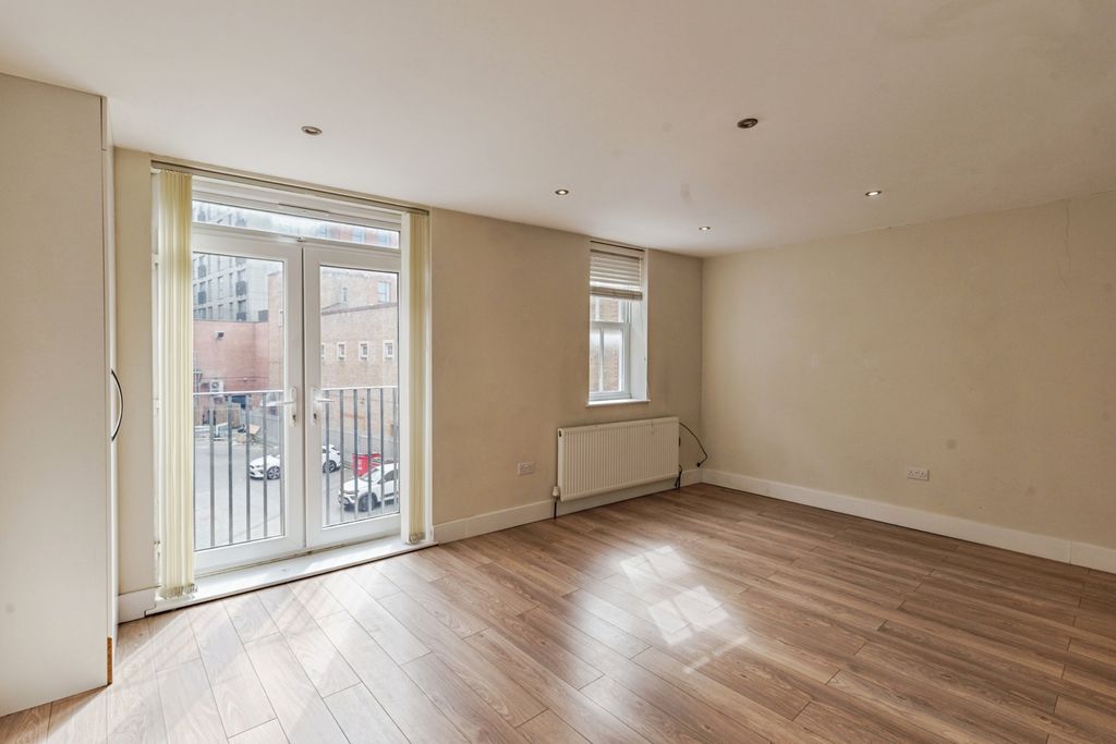 Property photo 3 of 12 Pbox-Img.Jpg