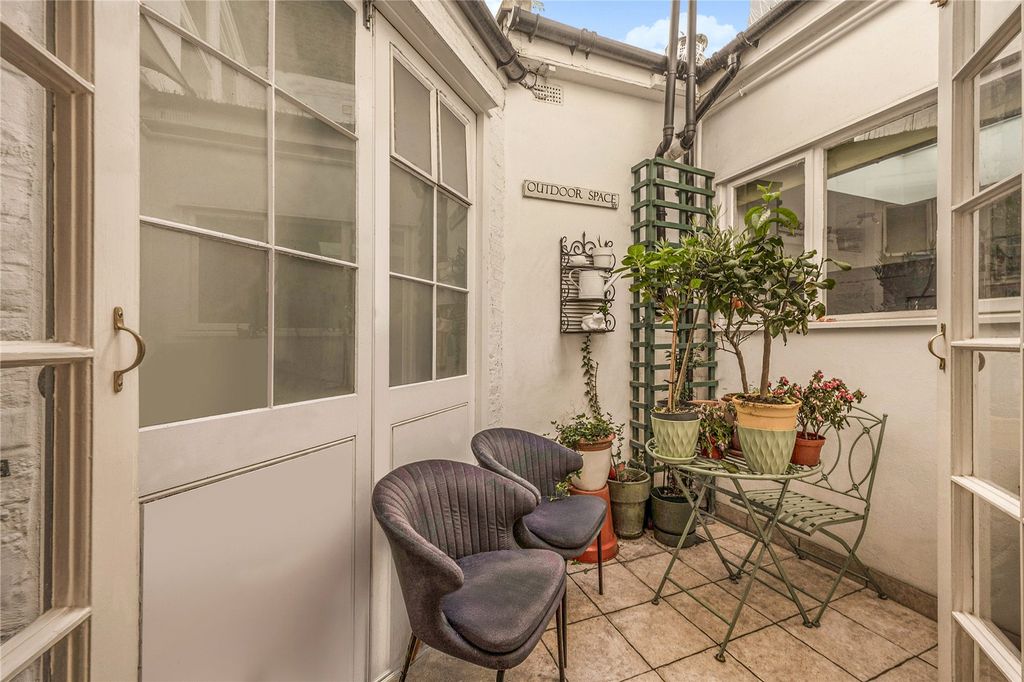 Property photo 3 of 7 Picture No. 01