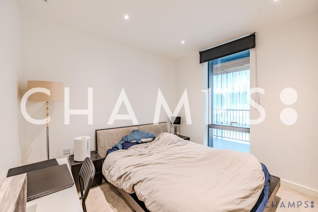 Property photo 1 of 9 1 Bed Flat To Rent Book House, London Ec1V