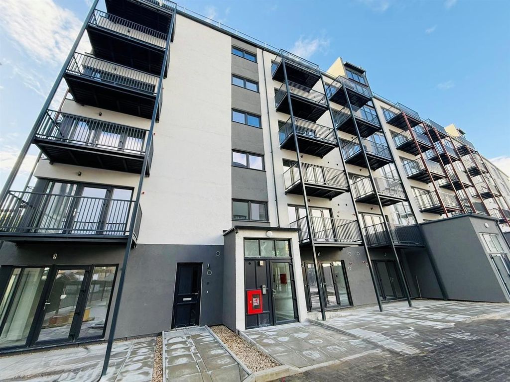 Property photo 1 of 13 Front