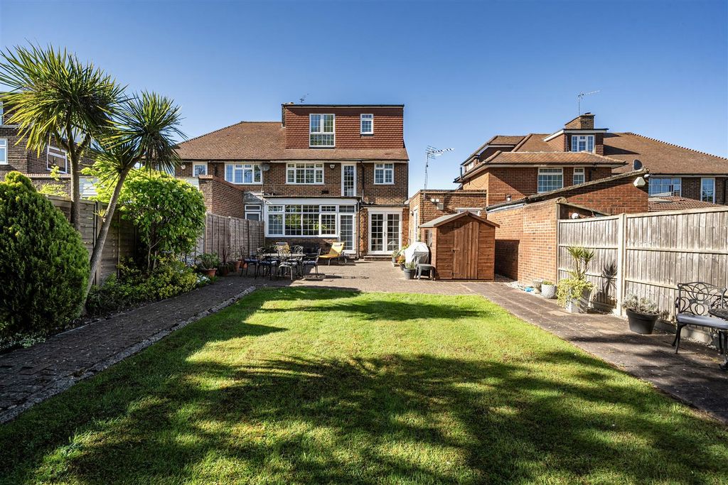 Property photo 2 of 20 1451557-19-69Eba11Cb86B9.Jpg