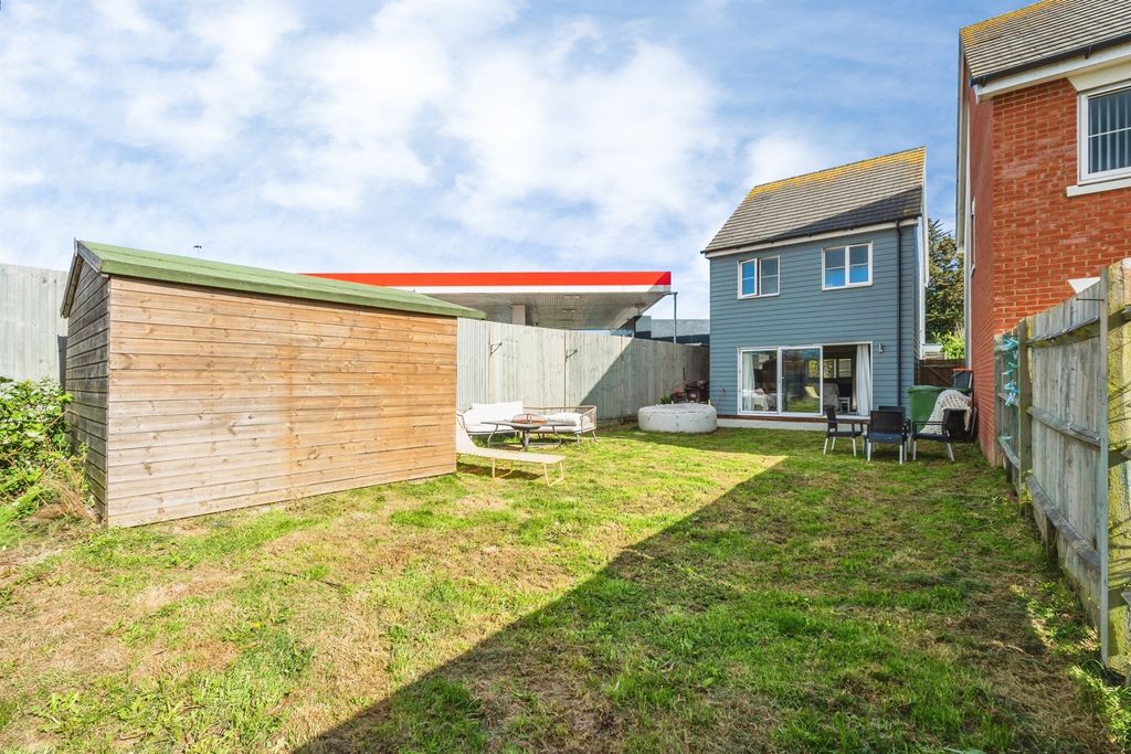 Property photo 2 of 20