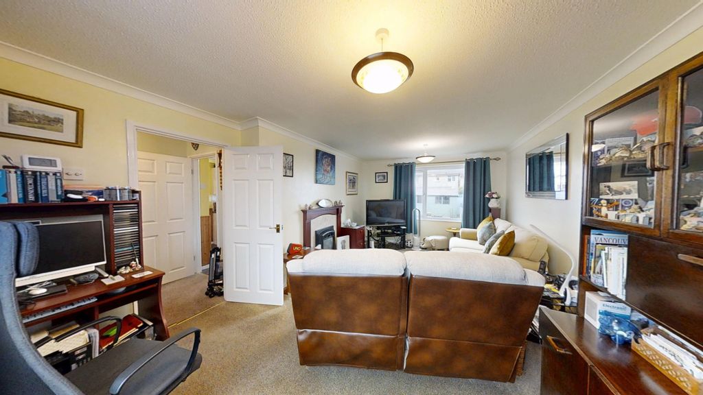 Property photo 3 of 16 Blacknor-Road-Portland-Dorset-UK-02052026_161253