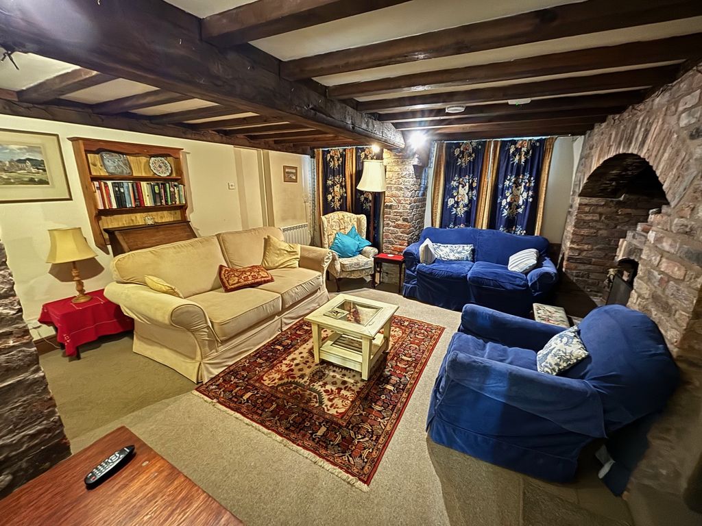 Property photo 2 of 10