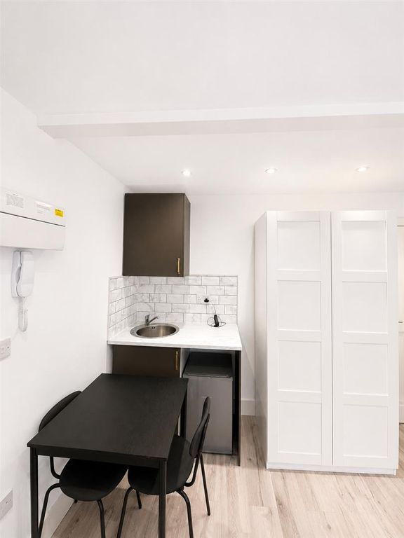 Property photo 2 of 3 Kitchen Area.Png