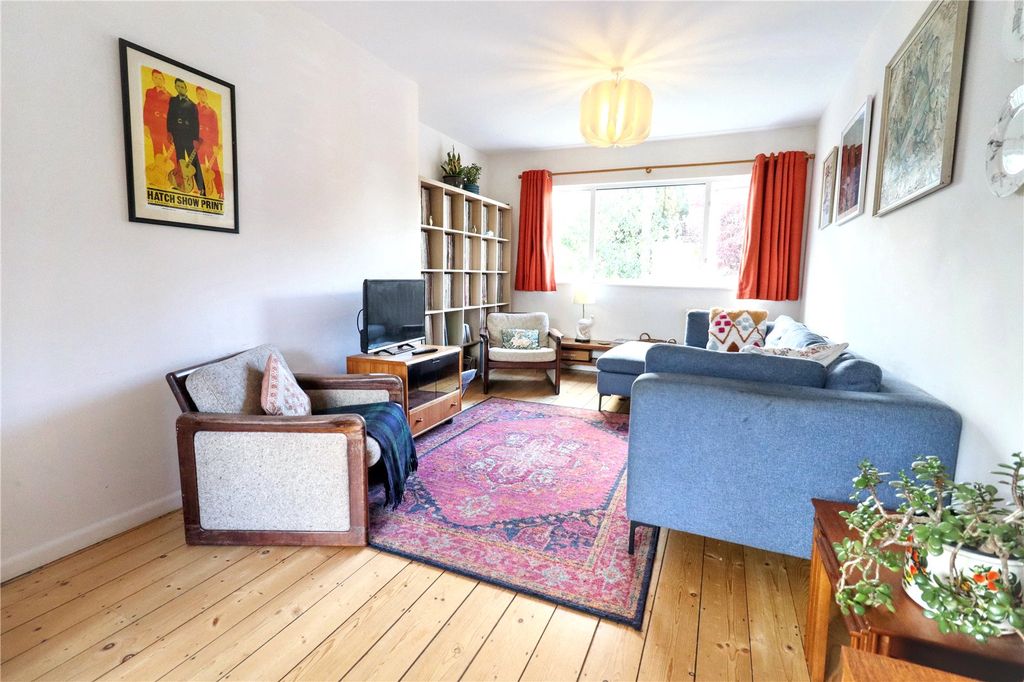 Property photo 3 of 18 Picture No. 01
