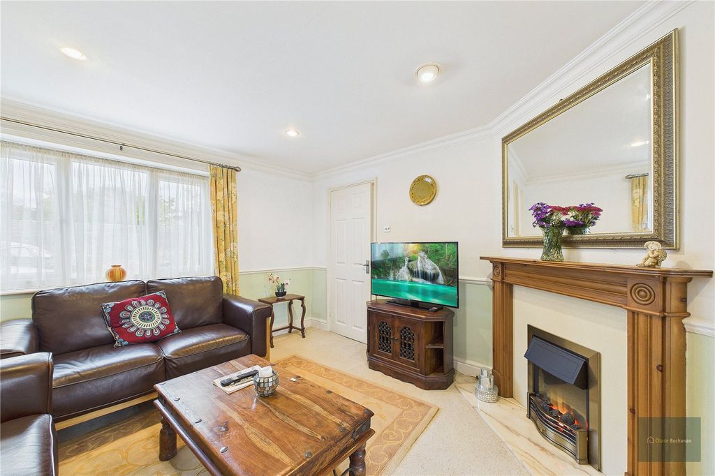 Property photo 2 of 23 Picture No. 16