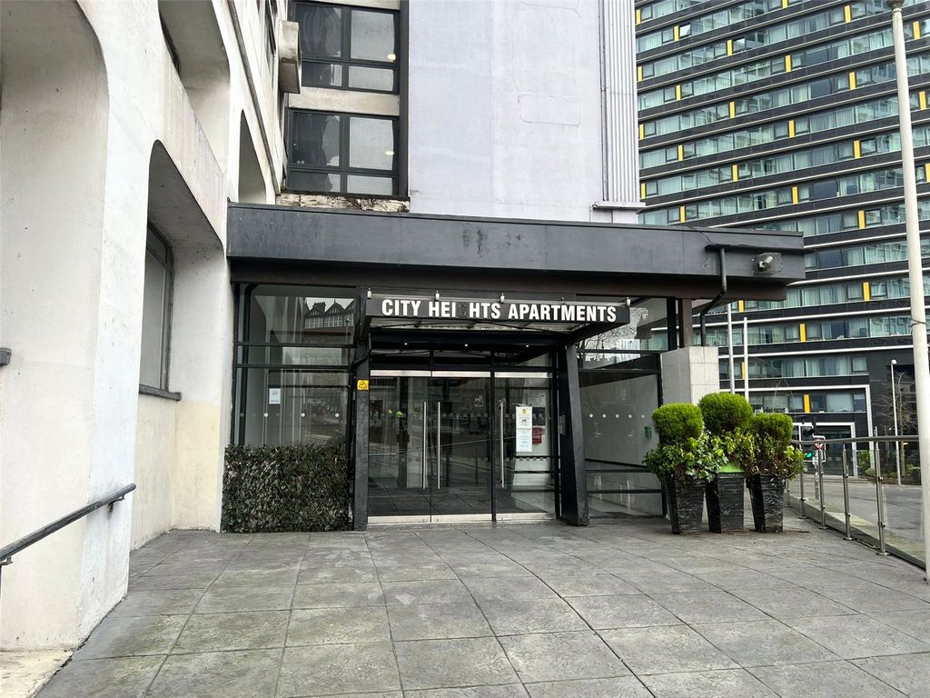 Property photo 2 of 14 Picture No. 21