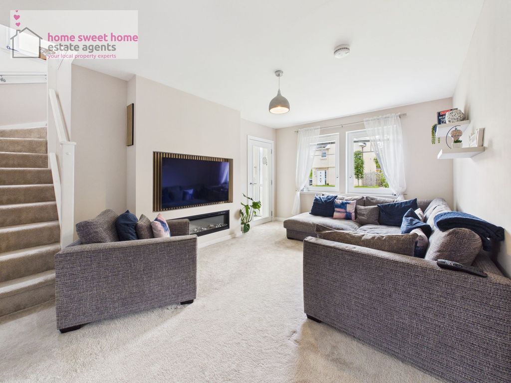 Property photo 2 of 34
