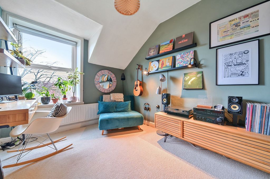 Property photo 2 of 19