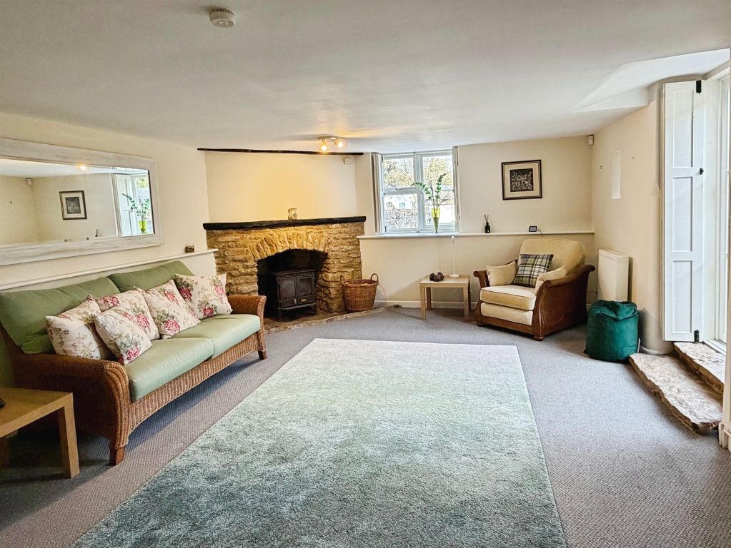 Property photo 3 of 19