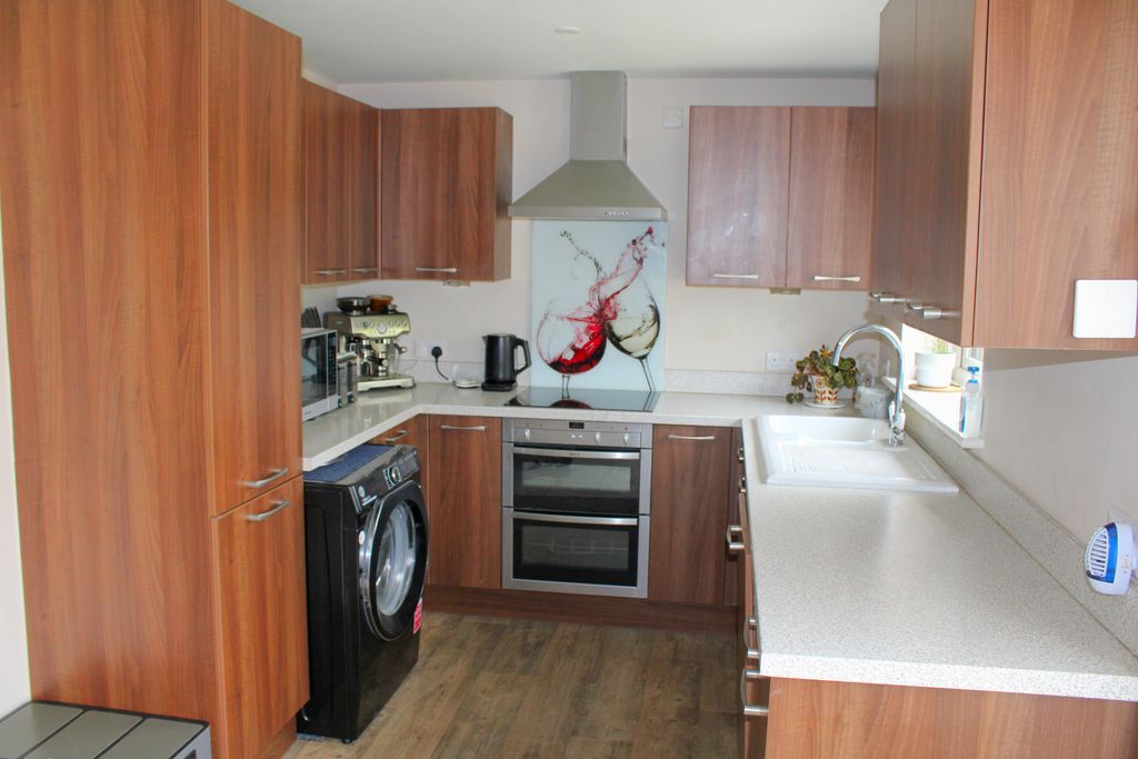 Property photo 3 of 13