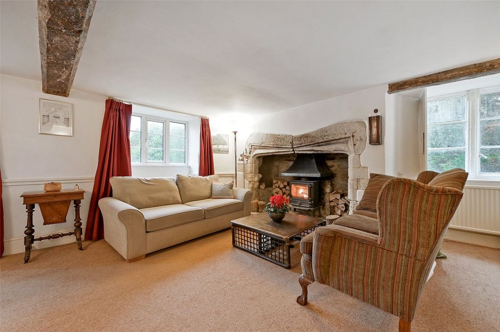 Property photo 3 of 15 Sitting Room