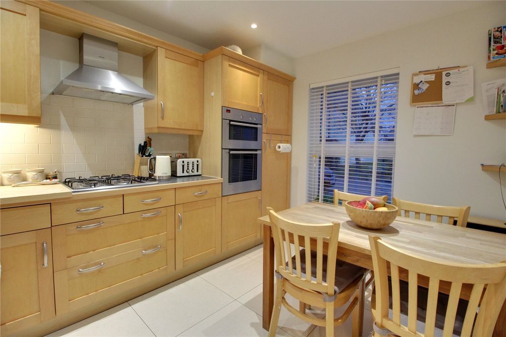 Property photo 3 of 16 Picture No. 23