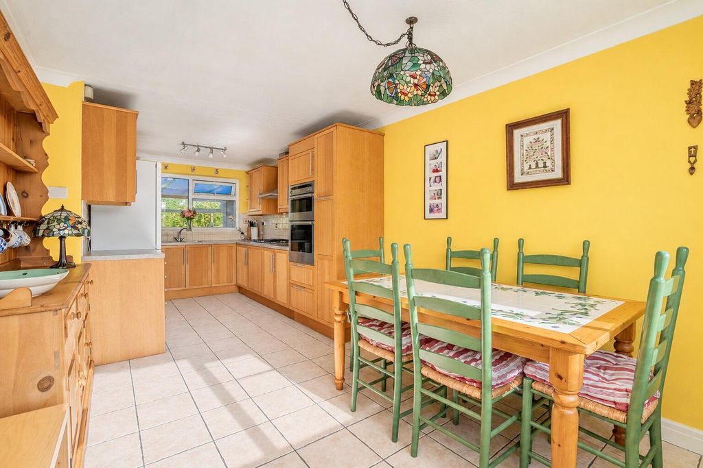 Property photo 2 of 24 Kitchen